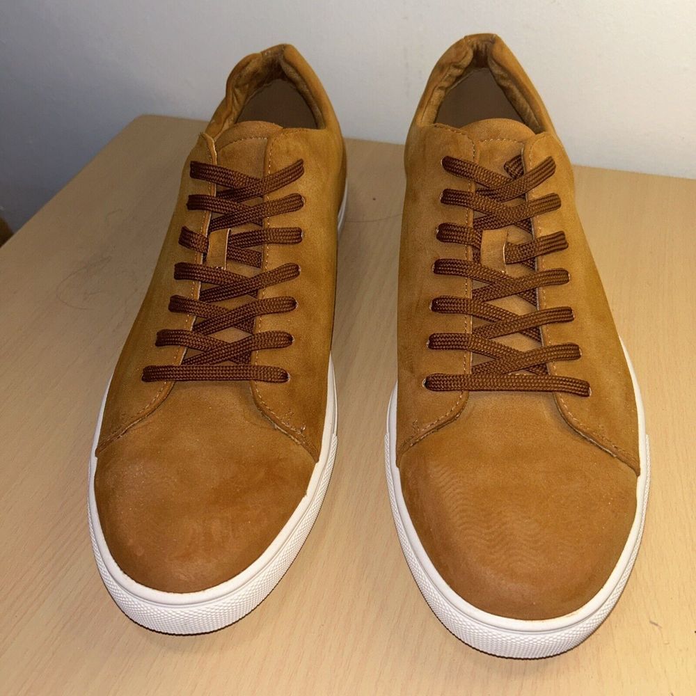 Classic Tan Suede Low-Top Sneakers with Brown Laces Casual Fashion Comfort Shoes